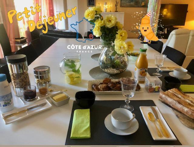 Apartamento Sérénity Chambre d'hôte au calme Des Maîtres Tibétains y ont sejourné 15 mn des plages Mougins Exterior foto